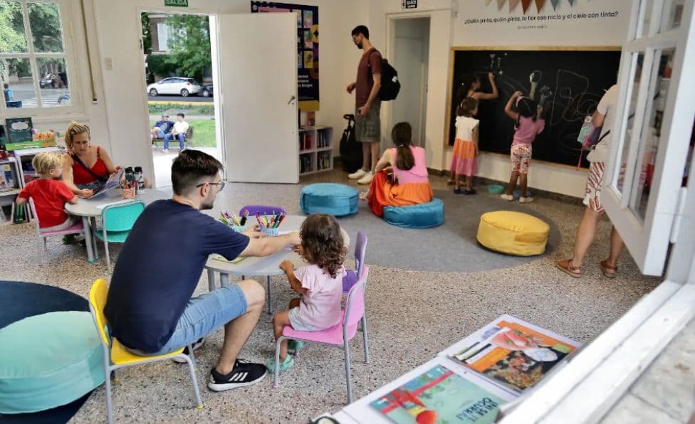 Imagen de Manuelita viaja al país de las infancias